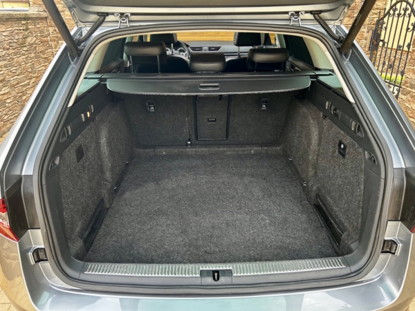 Škoda Superb Combi 2.0 TDI Laurin Klement DSG EU6 - Image 14