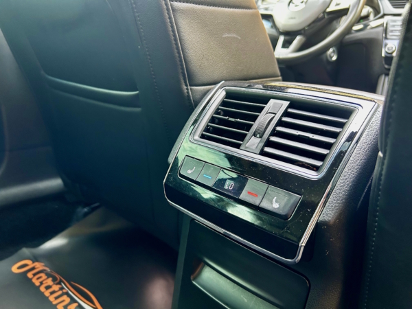 Škoda Superb Combi 2.0 TDI Laurin Klement DSG EU6 - Image 17