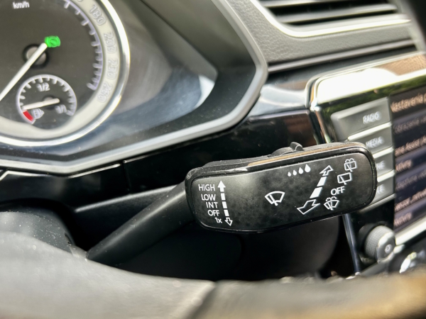 Škoda Superb Combi 2.0 TDI Laurin Klement DSG EU6 - Image 24