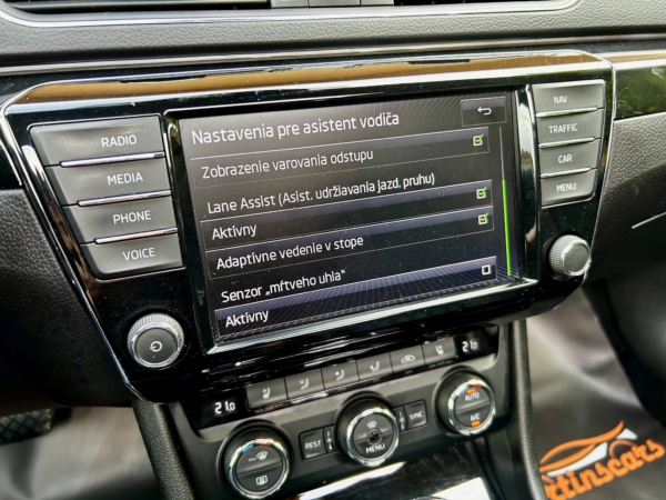 Škoda Superb Combi 2.0 TDI Laurin Klement DSG EU6 - Image 32