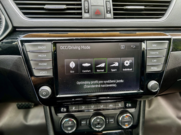Škoda Superb Combi 2.0 TDI Laurin Klement DSG EU6 - Image 34