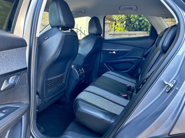 Peugeot 3008 1.2 PureTech Allure EAT6 - Image 12