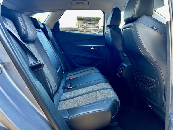 Peugeot 3008 1.2 PureTech Allure EAT6 - Image 14