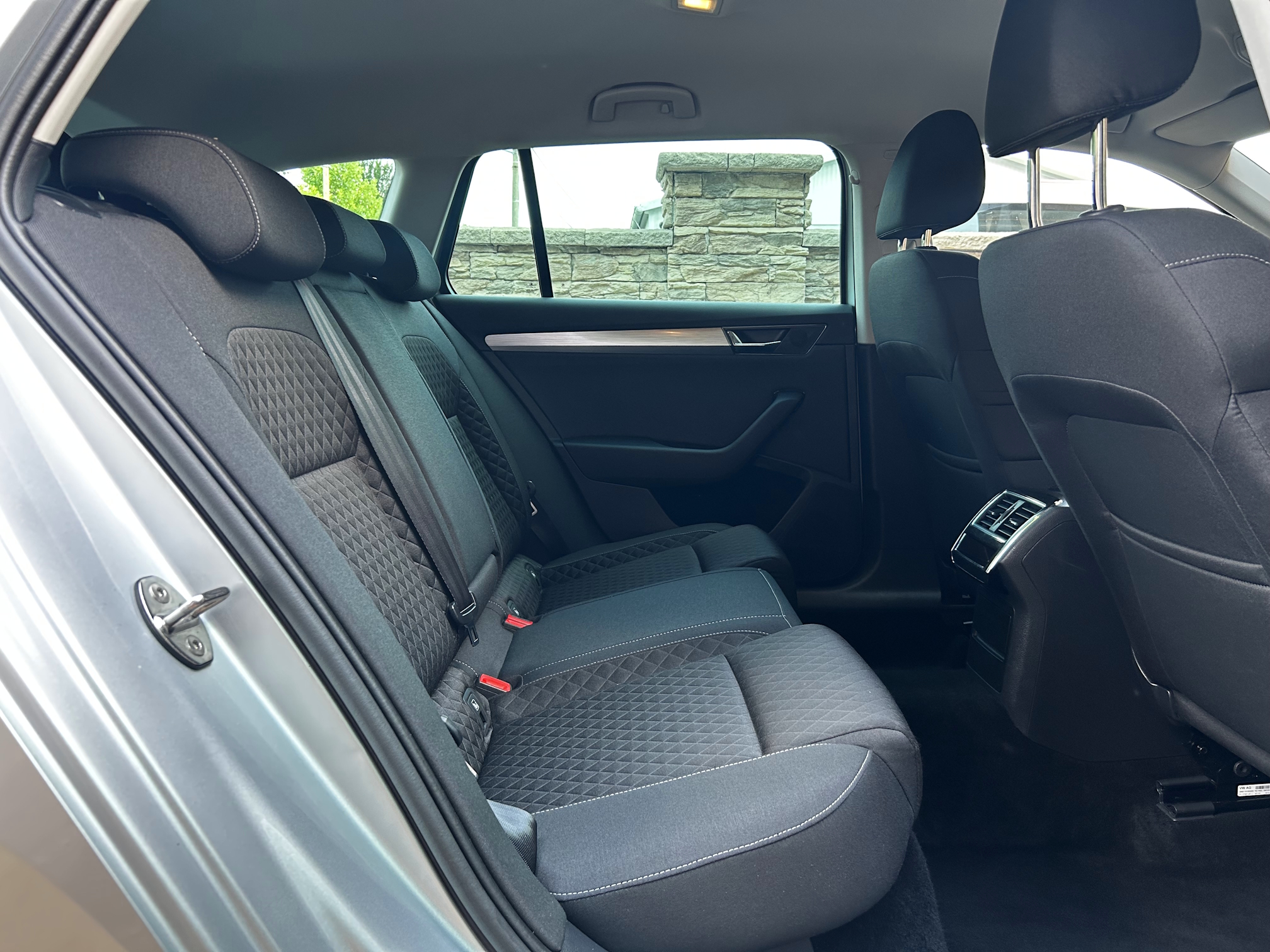 Škoda Superb Combi 2.0 TDI SCR Ambition DSG, ODPOČET DPH – Obrázok 12