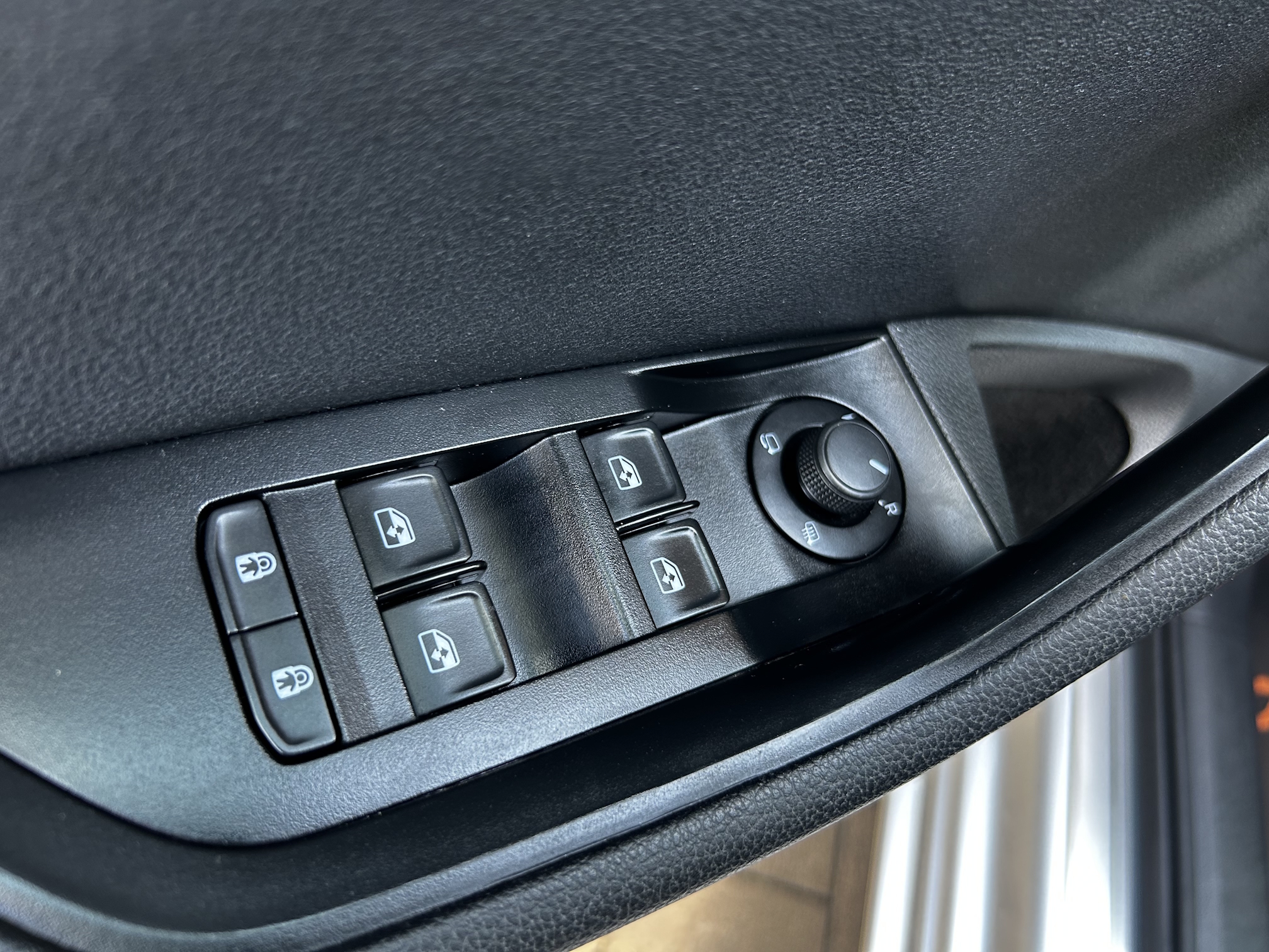 Škoda Superb Combi 2.0 TDI SCR Ambition DSG, ODPOČET DPH – Obrázok 19
