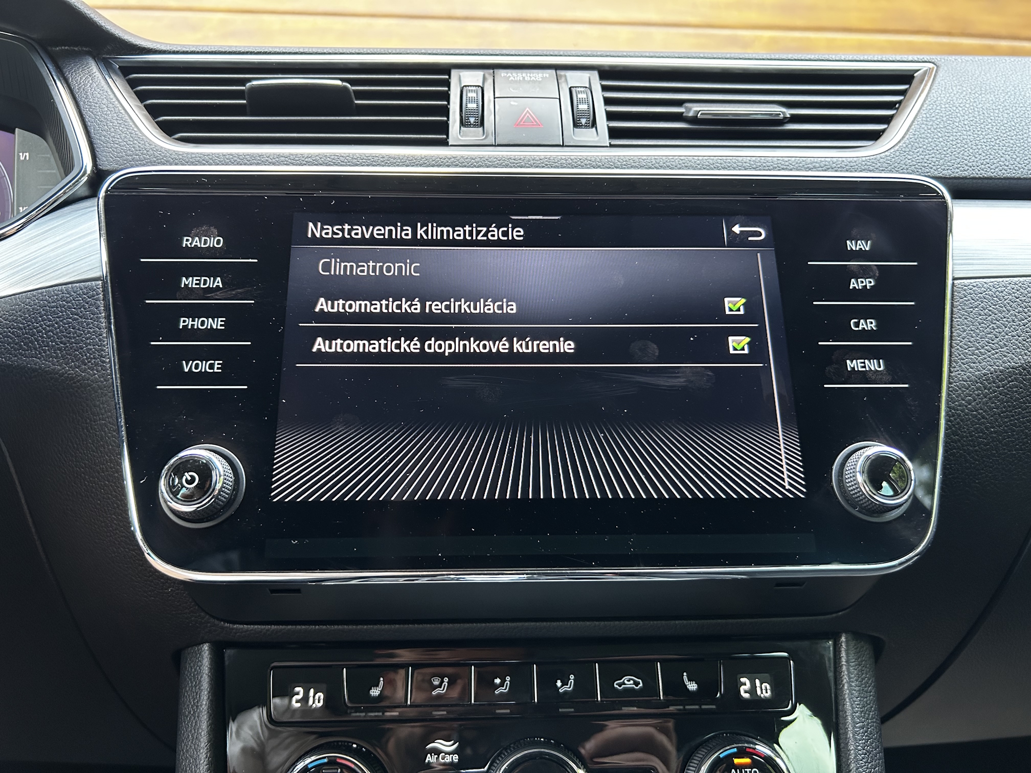 Škoda Superb Combi 2.0 TDI SCR Ambition DSG, ODPOČET DPH – Obrázok 36