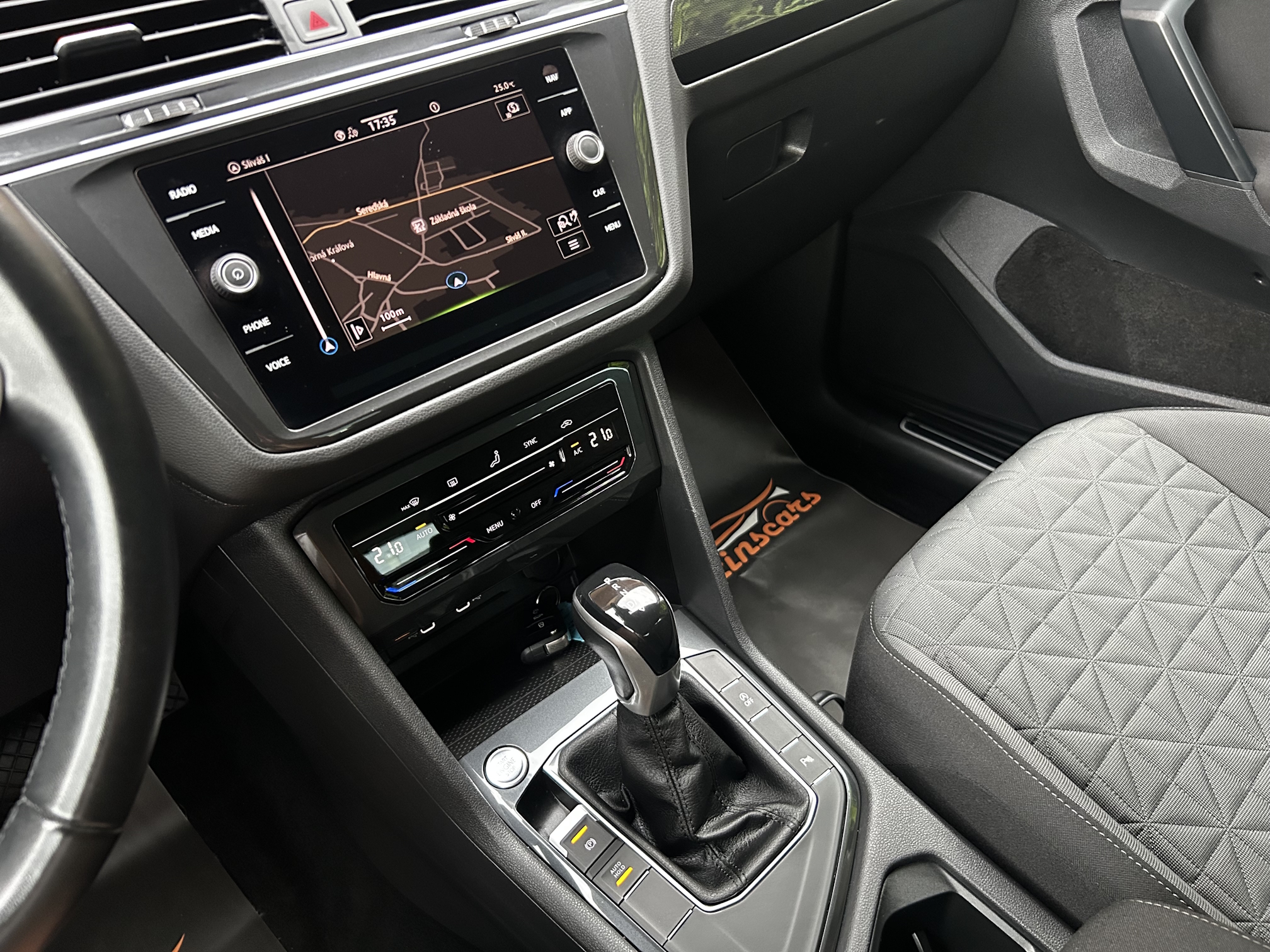 Volkswagen Tiguan 1.5 TSI EVO Elegance DSG – Obrázok 24