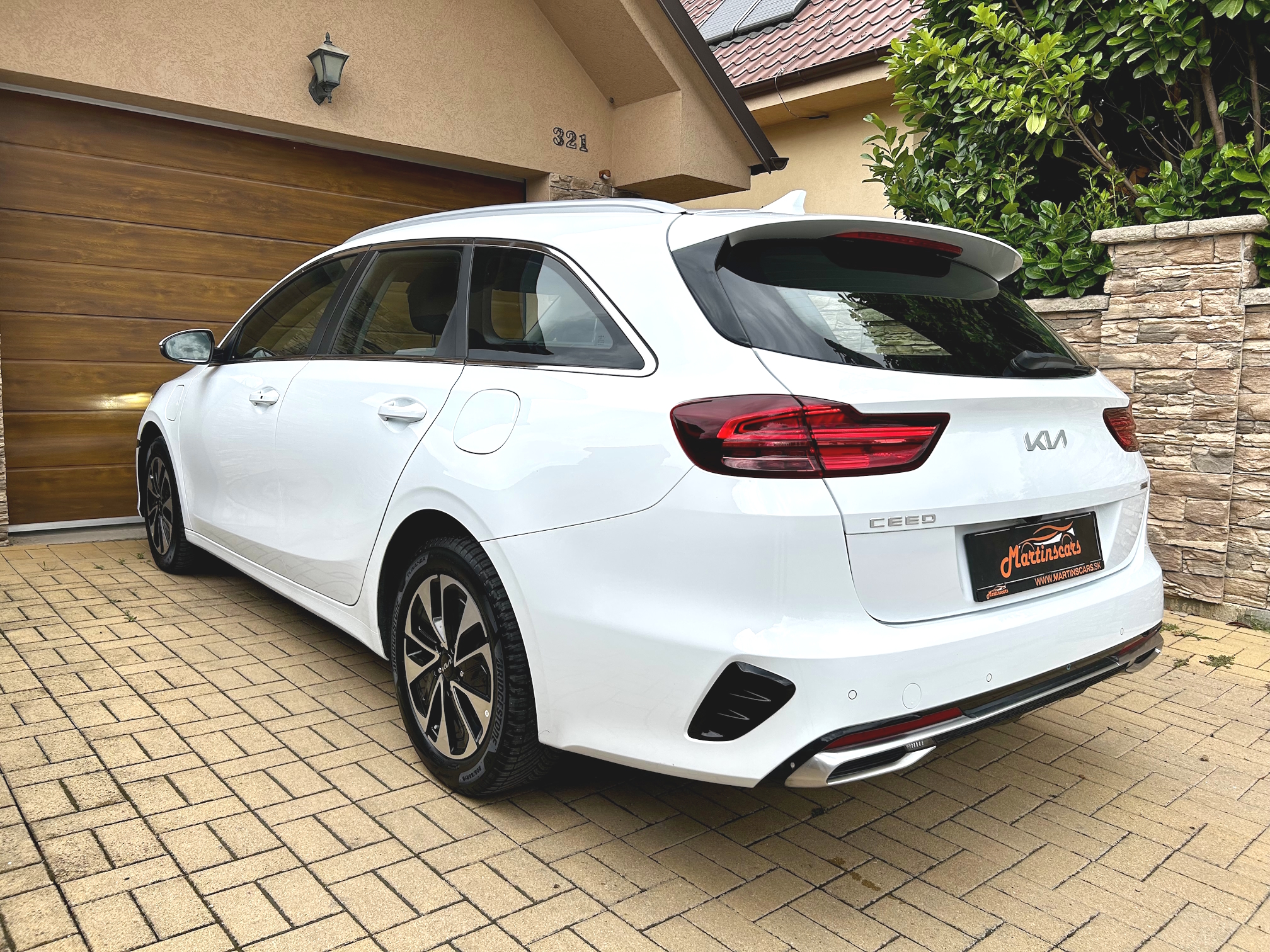 Kia Ceed SW 1.6 GDi Plug-in hybrid Gold A/T – Obrázok 5