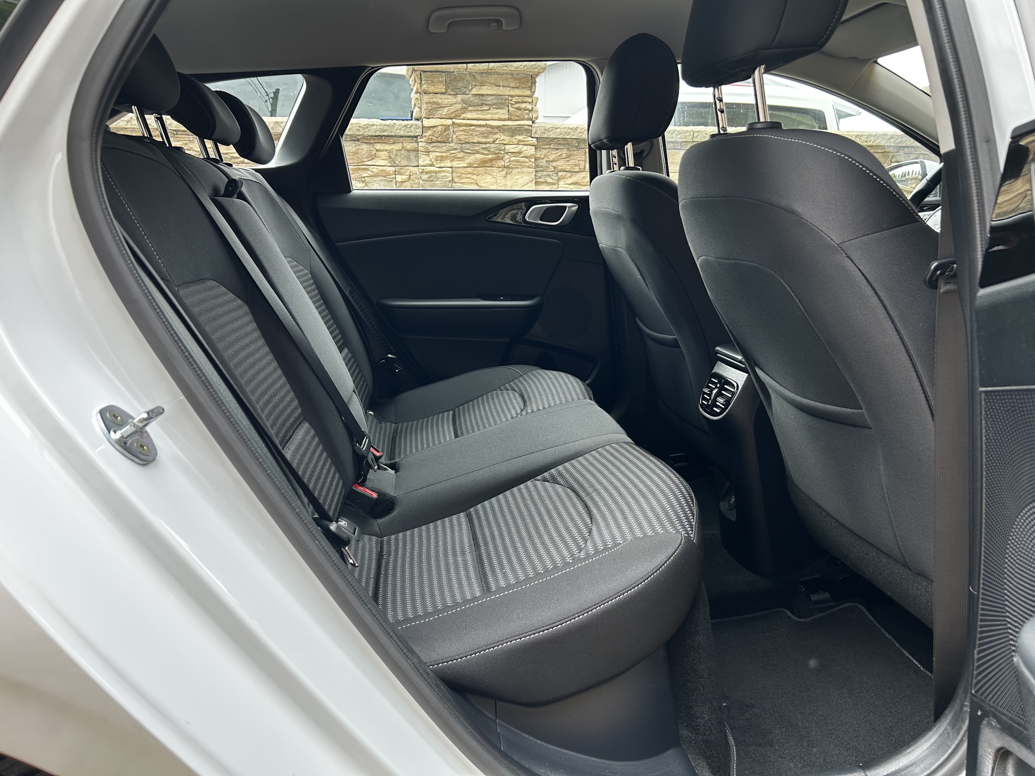 Kia Ceed SW 1.6 GDi Plug-in hybrid Gold A/T – Obrázok 12