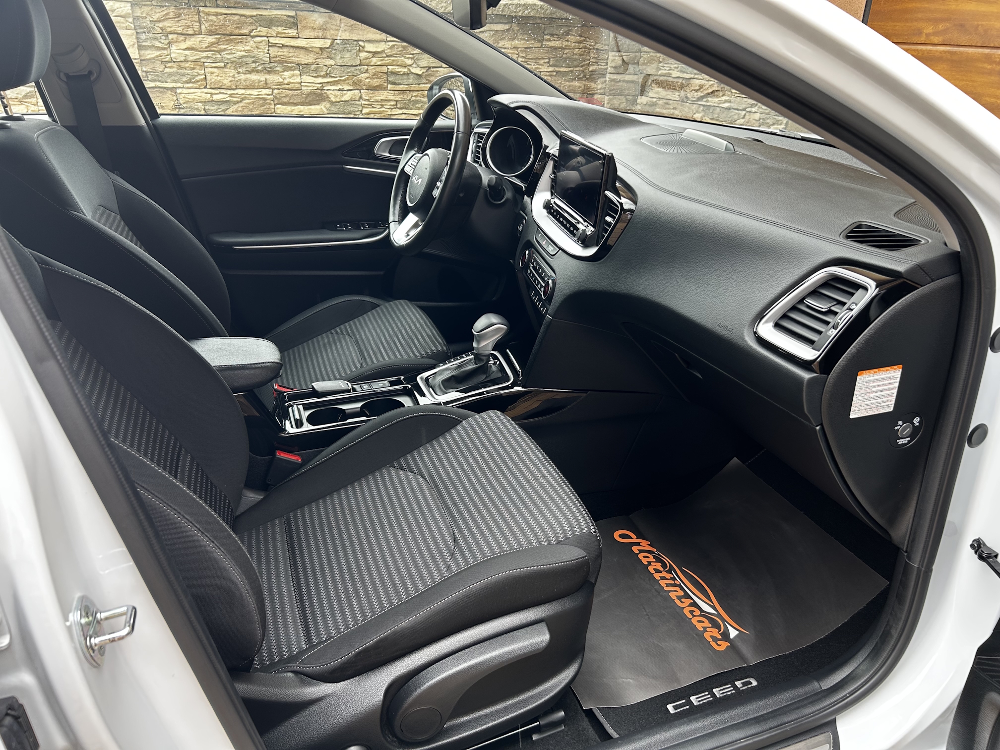 Kia Ceed SW 1.6 GDi Plug-in hybrid Gold A/T – Obrázok 14