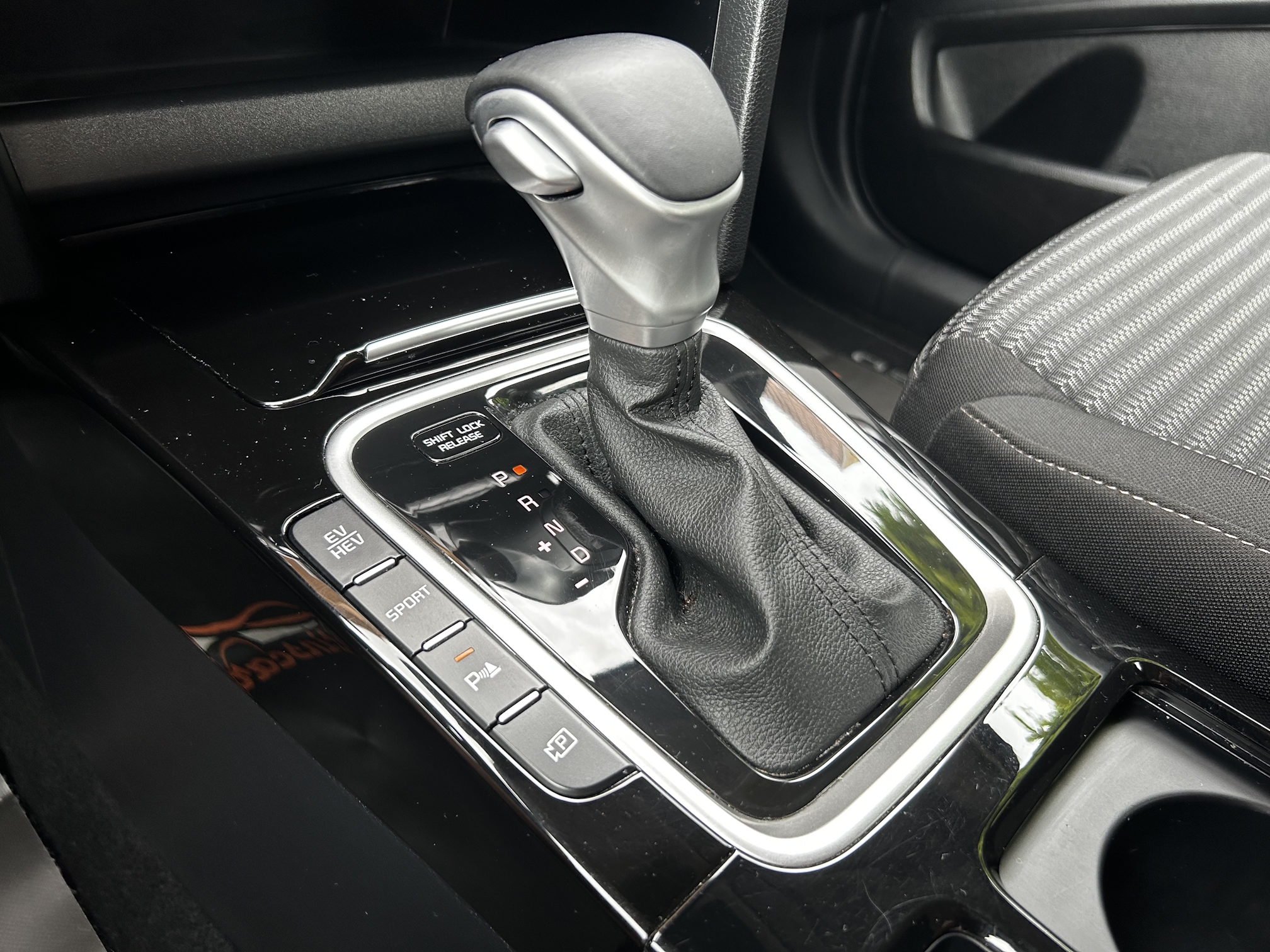 Kia Ceed SW 1.6 GDi Plug-in hybrid Gold A/T – Obrázok 25