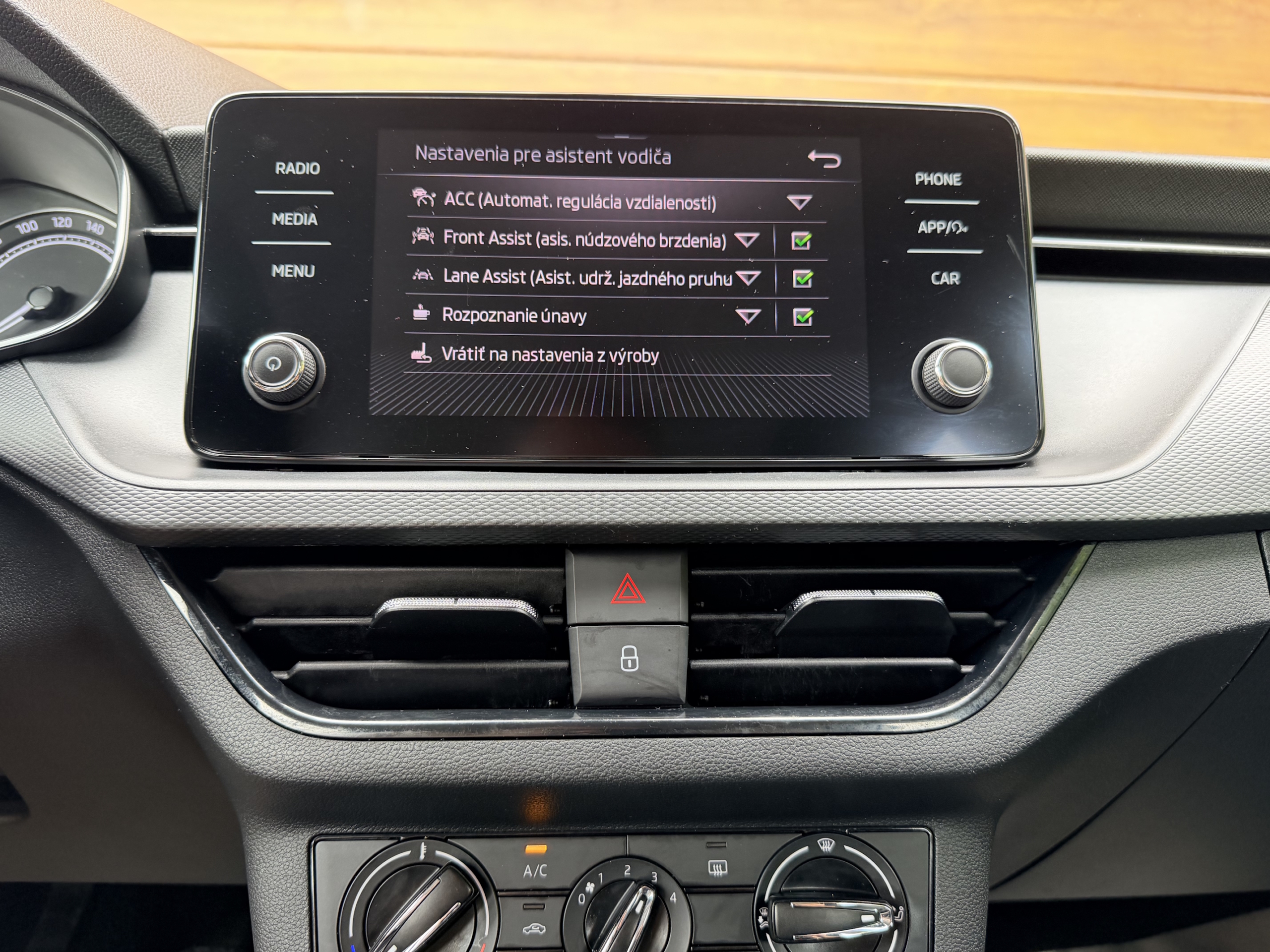 Škoda Kamiq 1.0 TSI Selection – Obrázok 24