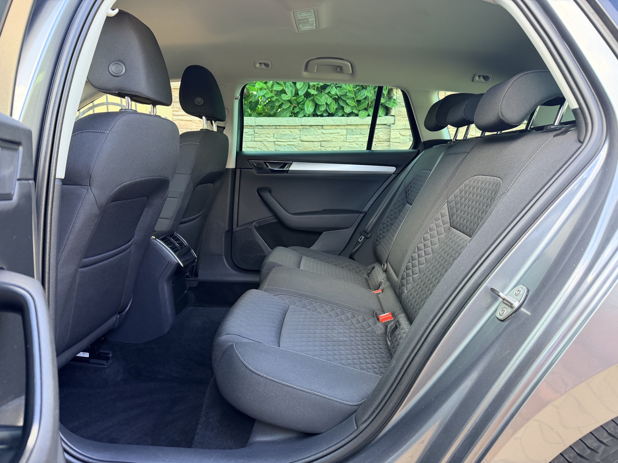 Škoda Superb Combi 2.0 TDI SCR Style DSG, ODPOČET DPH – Obrázok 9
