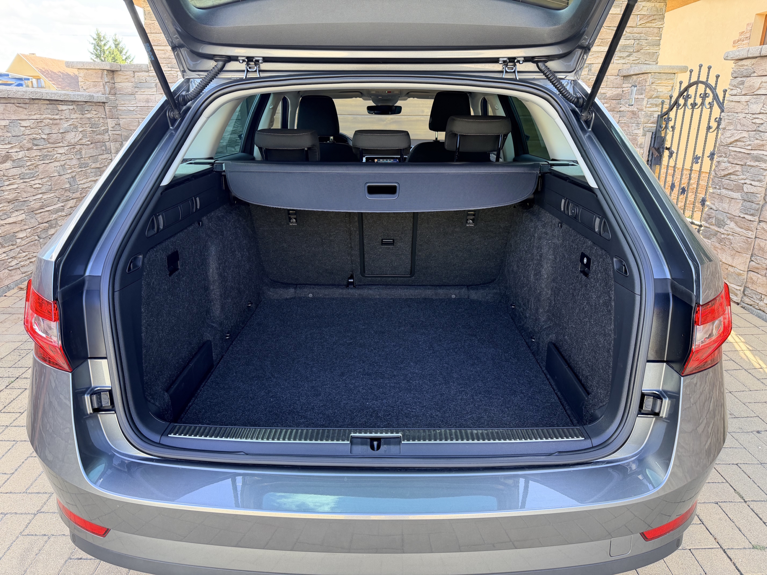 Škoda Superb Combi 2.0 TDI SCR Style DSG, ODPOČET DPH – Obrázok 10