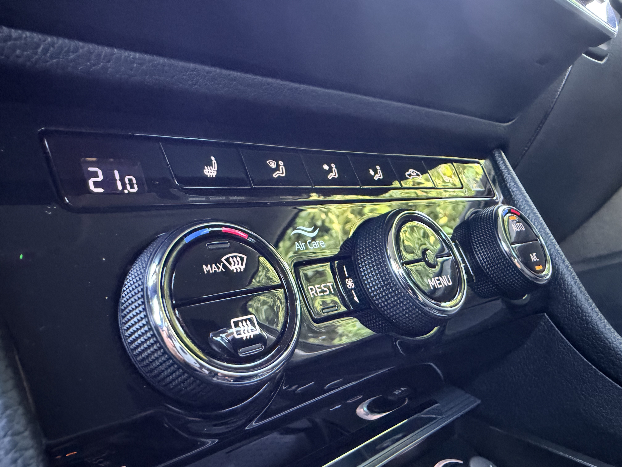 Škoda Superb Combi 2.0 TDI SCR Style DSG, ODPOČET DPH – Obrázok 21
