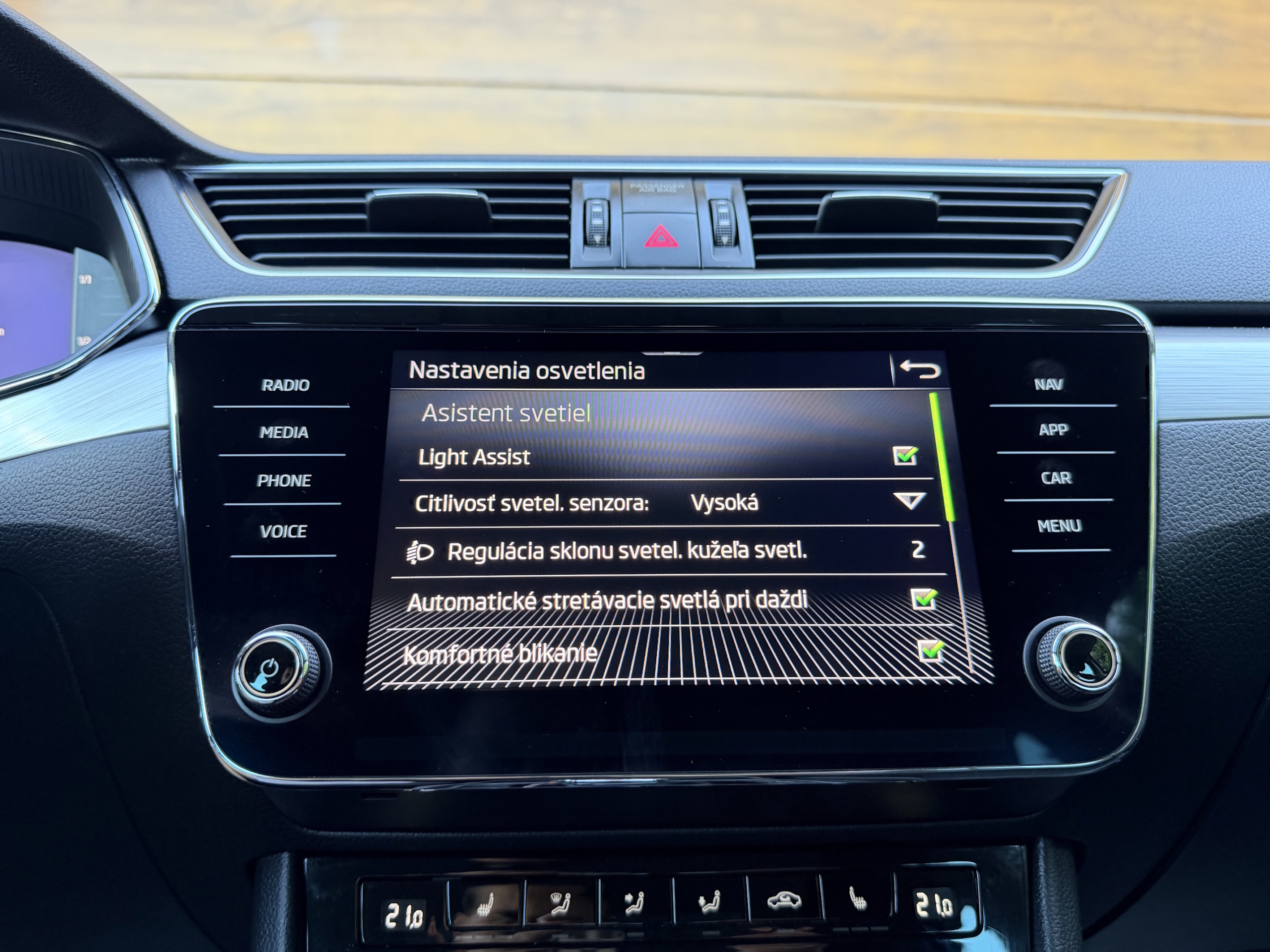 Škoda Superb Combi 2.0 TDI SCR Style DSG, ODPOČET DPH – Obrázok 28
