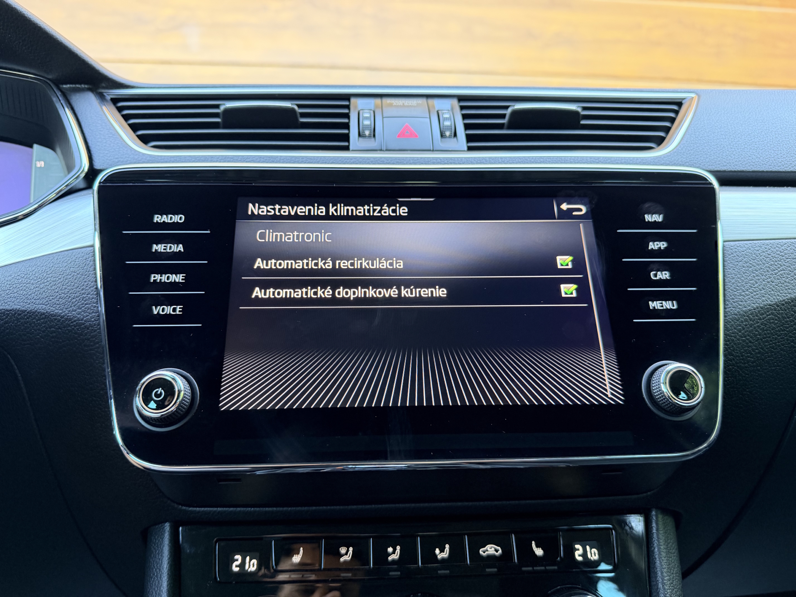 Škoda Superb Combi 2.0 TDI SCR Style DSG, ODPOČET DPH – Obrázok 37