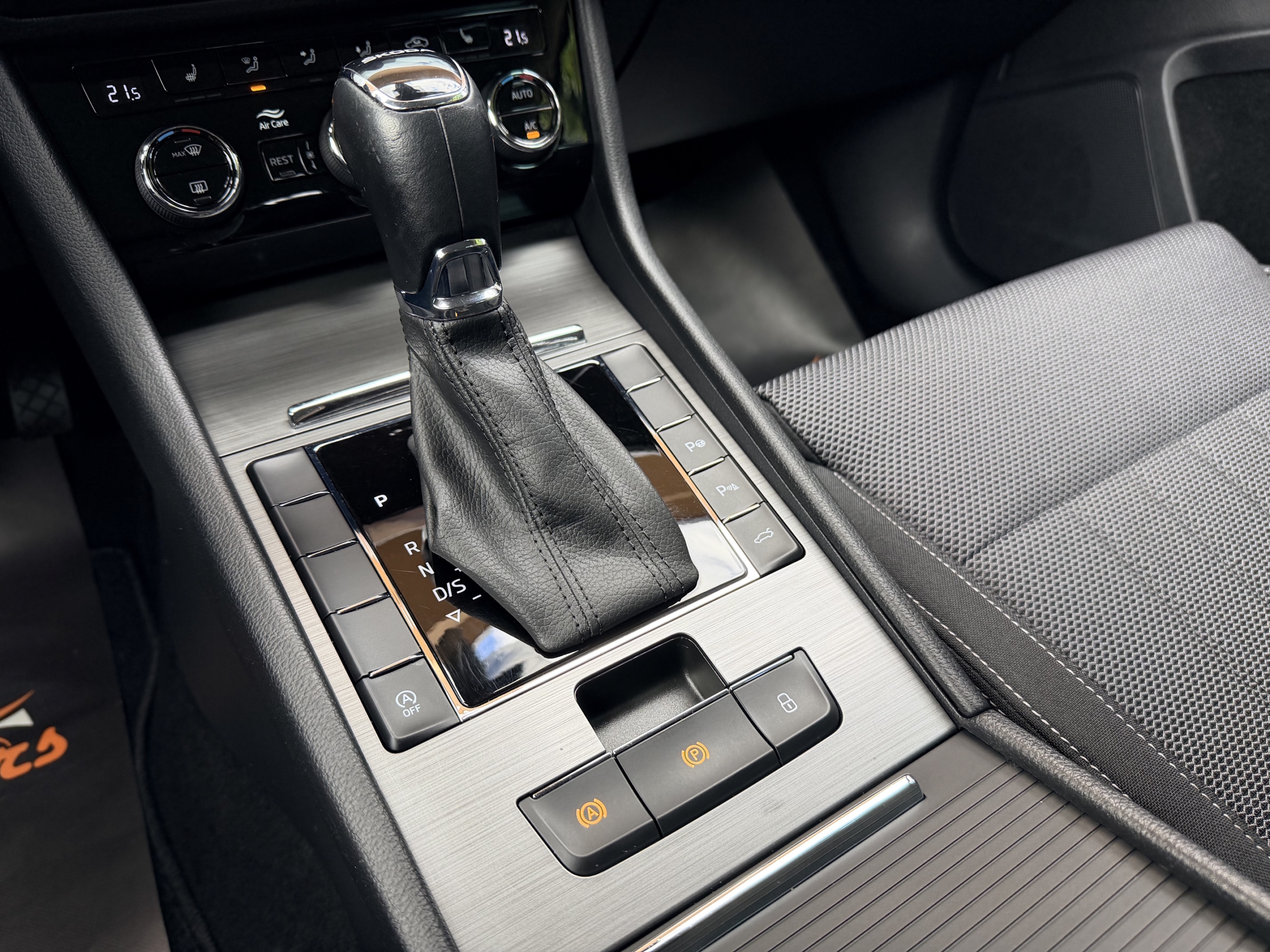 Škoda Superb Combi 2.0 TDI SCR Style DSG – Obrázok 26