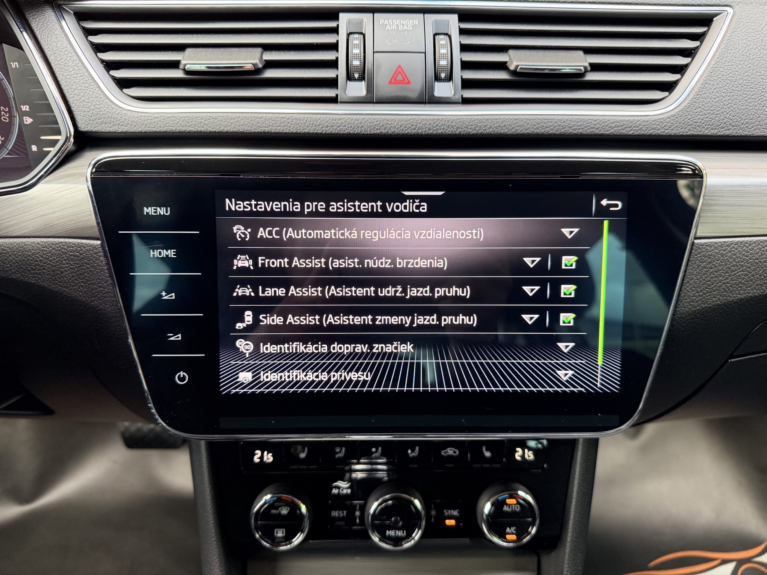 Škoda Superb Combi 2.0 TDI SCR Style DSG – Obrázok 37