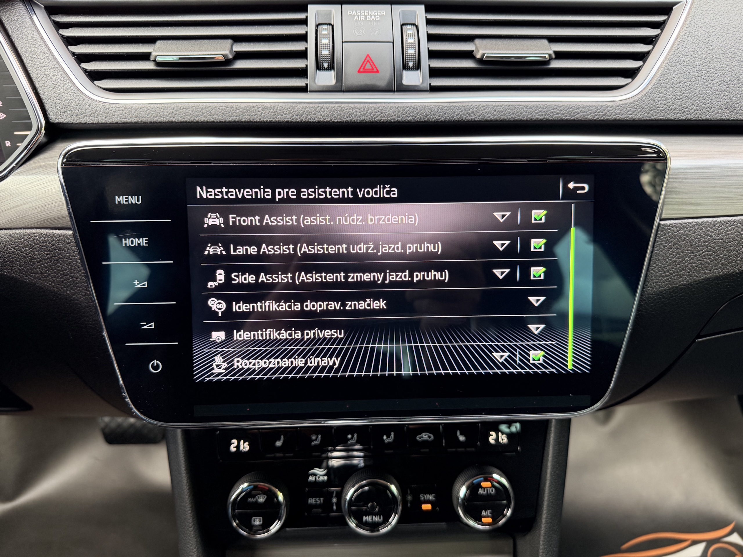 Škoda Superb Combi 2.0 TDI SCR Style DSG – Obrázok 38